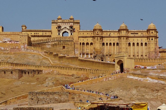 1-Day Trip to Jaipur from Mumbai with Both side Commercial Flights - Amber Fort: mirrors, temples, and lake reflections