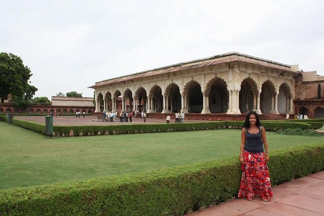 1-Day Trip to Taj Mahal and Agra from Mumbai with Both side Commercial Flights - Agra Fort After Lunch: Great Architecture, Shorter Window