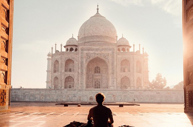 1-Day Trip to Taj Mahal and Agra from Mumbai with Both side Commercial Flights - Lunch, Water Bottles, and the Heat Factor