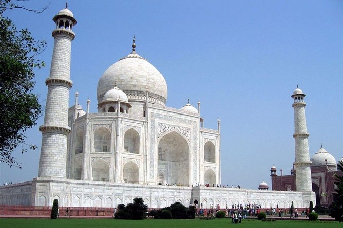 4 Day Golden Triangle Tour to Delhi Agra and Jaipur From Mumbai - Day 1 in Mumbai: A Fast-Start Sampler of Sea, Faith, and Old Rail