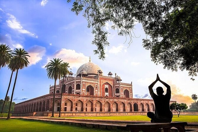 All Inclusive Taj Mahal Tour From Mumbai - Day 1 in Agra: check-in, Agra Fort, and the sunset-bag garden view