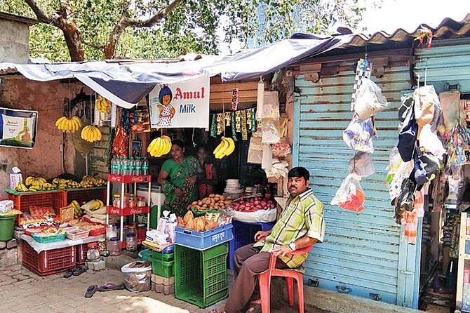 Banganga Walkeshwar Walking Tour - Deepstambhas: pillars of light with local lore behind them