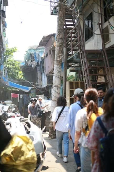 Best Combo Tour: Dabbawalas, Dhobi Ghat and Slum with Train - Dharavi Walk: Alleyways, Workshops, and Daily Business Life