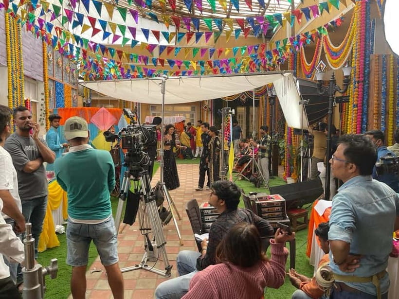 Bollywood Sightseeing and Celebrity Home Tour by Private Car - Hotel Pickup to Mumbai Film City: How the Day Gets Rolling
