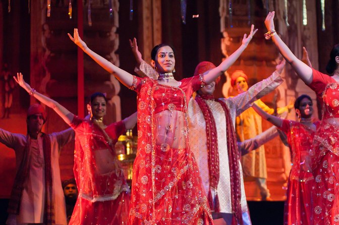 Bollywood Studio Tour in Mumbai - 2:00 pm pickup and private vehicle logistics (why it matters)