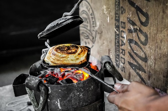 Bombay Express Mumbai Food Tour with 15+ Tastings - The guide matters: what good explanations feel like on the ground