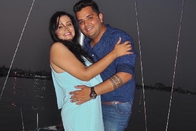 Candlelight Dining Experience for Two On a Yacht in Mumbai - Getting to Jetty No. 5: Gateway of India to the Yacht in 10 Minutes