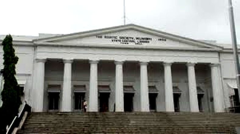 Combo of City and Bollywood Tour - Colaba Causeway Market Time Without Turning It Into a Shopping Trap