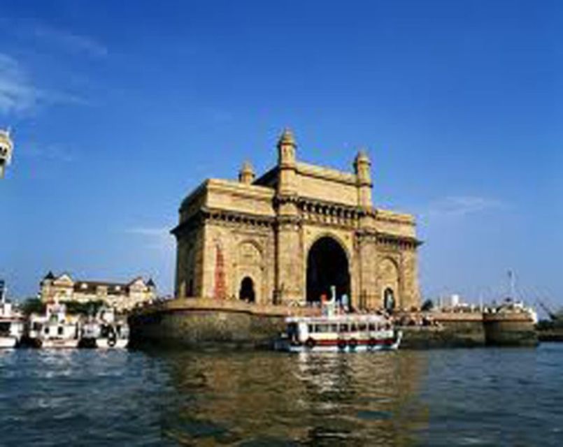 Combo of City and Bollywood Tour - Dhobi Ghat, Oval Maidan, and the City’s Working Texture