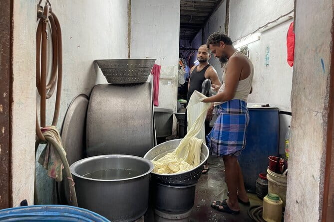 Dharavi Slum & Dhobi Ghat Mumbai: Private Guided Tour - Dhobi Ghat: what you actually see from the vantage point