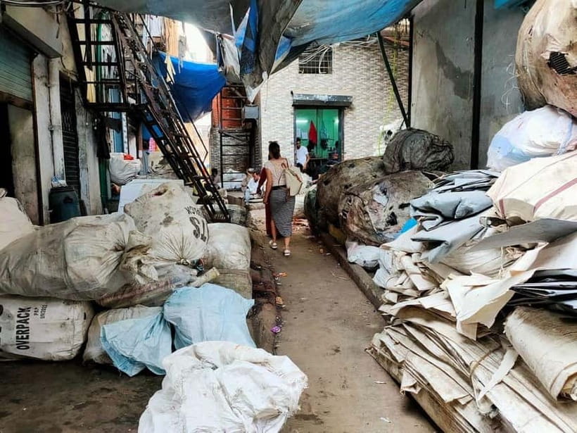 Dharavi Slum Tour - Where the tour ends: drop-offs near Third Wave Coffee and Dhobi Ghat