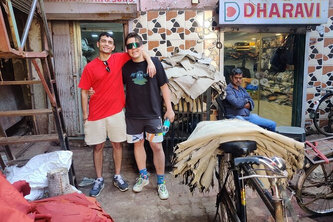 Dharavi slum tour in Mumbai by Female tour guides of the slum - Price and Logistics: Getting to the meeting point in Mahim