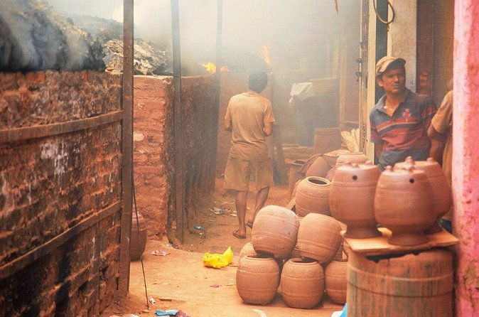 Dharavi Slum Walking Tour: Daily Life in Asia's Largest Slum - The Guide Factor: Clear English, Local Perspective, and Safety