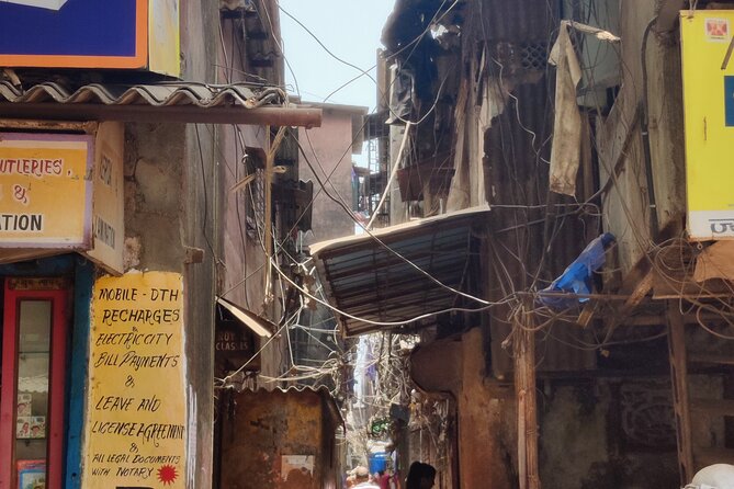 Dharavi Slum Walking Tour: Mumbai’s Inspiring Small Industries - The tour flow: commercial first, then residential