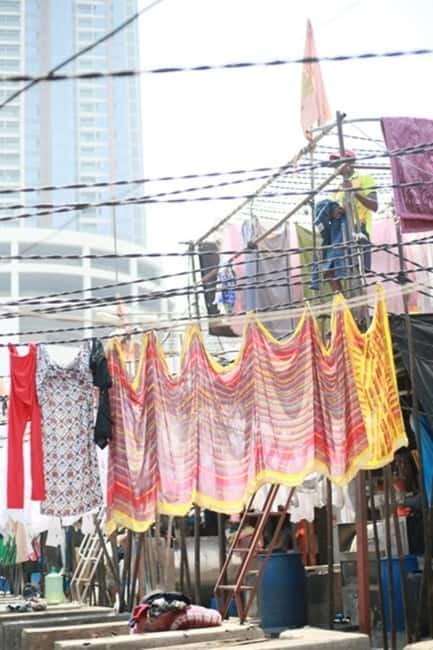 Dhobi Ghat Laundry and Dharavi Slum Tour with Local Train - How the 3 hours work: pace, timing, and where you’ll feel it
