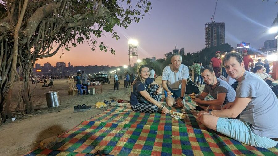 Discover Mumbai's street & beach with Vegetarian food tour - Why Churchgate to Chowpatty is a great vegetarian evening