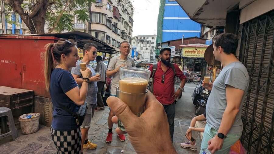Discover Mumbai's street & beach with Vegetarian food tour - Churchgate tasting route: vada pav, dosa, and Bombay sandwich