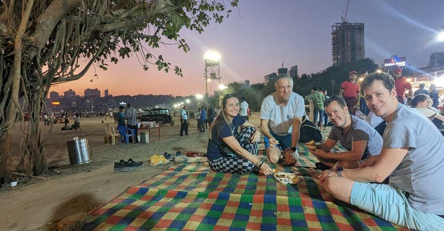 Discover Mumbai's street & beach with Vegetarian food tour - Getting started outside Burger King and into Churchgate Khau Galli