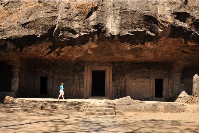 Elephanta Caves and Mumbai City Half-Day Tour including Guide - How the licensed guide changes everything inside