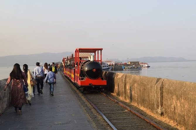 Elephanta Island Guided Tour - The ferry, toy train, and timing: how to handle the island day