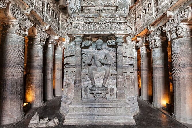 Elephanta Island Private Speedboat Tour from Mumbai - 6pax - Getting to Elephanta fast from Gateway of India