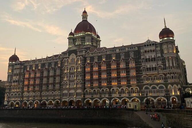 Explore Mumbai Iconic Landmarks and Hidden Gems - Hanging Gardens, Kamala Nehru Park, and Marine Drive: your best chance for skyline views