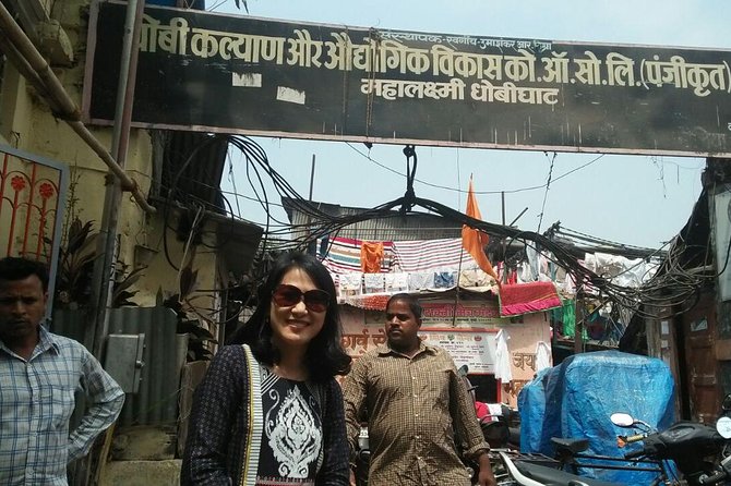 Full day city tour of Mumbai with guide & lunch - Gateway of India and Hanging Gardens: big landmark energy with sea air