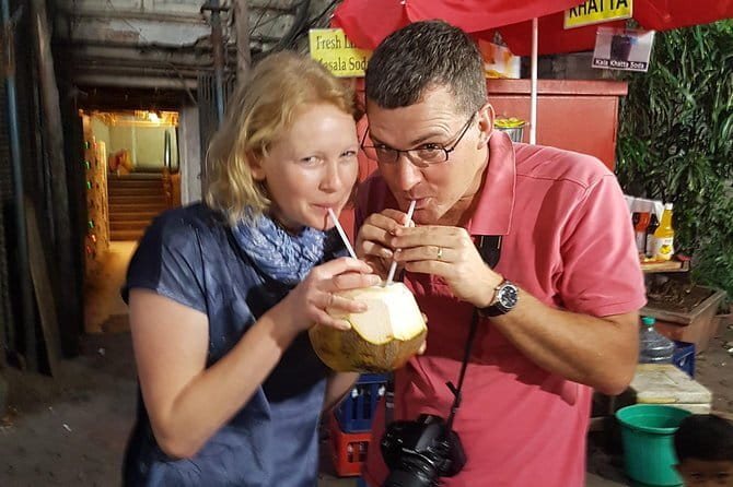 Full-Day Food Tour of Mumbai with Spice Bazaar Visit - Dhobi Ghat and ginger masala chai: the morning context