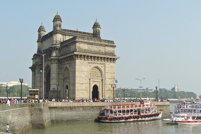 Full Day Mumbai City Tour and Dharavi Slums - Gateway of India, Colaba Causeway, and the Mumbai-Icon Photo Circuit
