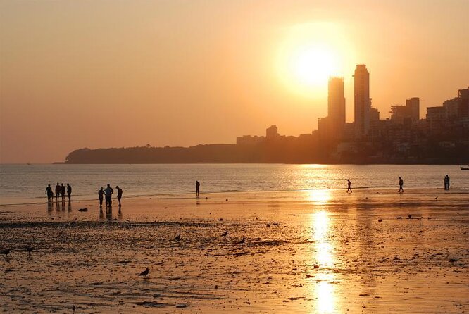 Full-Day Privat Sightseeing in Mumbai & Dharavi Tour with Pick Up - Gateway of India: Start With the Most Dramatic Welcome