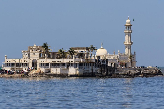 Hightlight Mumbai Tour - Marine Drive: why this 3-kilometer promenade matters