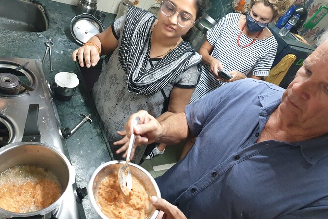 Indian Curry 5-Hour Cooking Classes In Mumbai - Cooking inside a local home: the cultural payoff is real