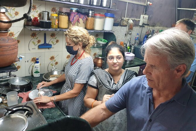 Indian Curry 5-Hour Cooking Classes In Mumbai - The pottery-area visit: a quick side window into craft