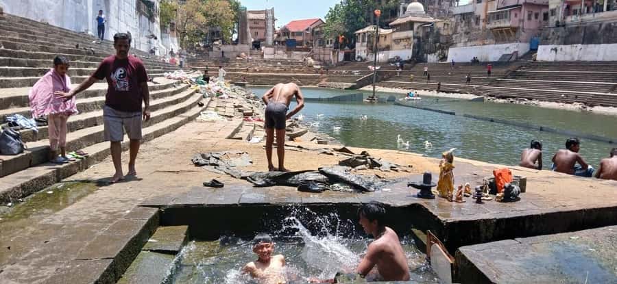 Mumbai: 2 Hours Markets And Temple Tour - What to bring so you can enjoy the streets