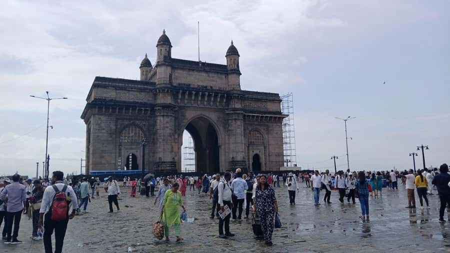 Mumbai: 2 Hours Markets And Temple Tour - Mangaldas textile market: where narrow lanes turn into a shopping skill