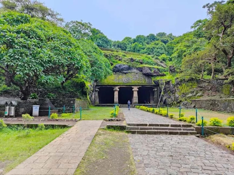 Mumbai: All-Inclusive Mumbai Private Full or Half Day Trip - CST Terminus and the Marine Drive drive-by you’ll remember