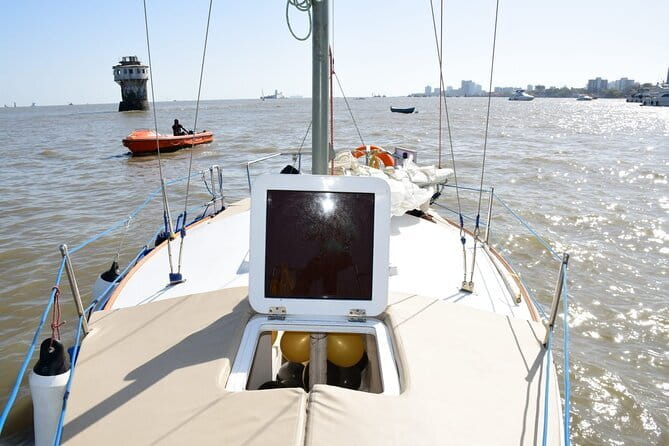 Mumbai Bay Breeze Sail on a Compact Yacht Experience - Two Hours on Mumbai Harbor: What You’re Really Getting
