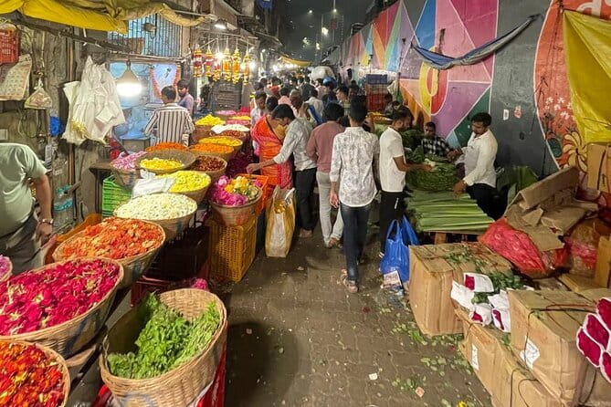 Mumbai Bazaar Walking Tour - Mangaldas Market: textiles in 15 minutes, with real visual payoff