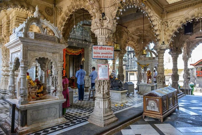 Mumbai: Best of the City Private Half-Day Tour - Mahalaxmi Temple and Haji Ali Dargah: two faiths, one coast
