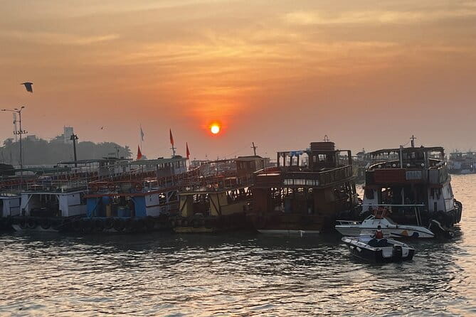 Mumbai By Dawn Morning Markets & The World’s Largest Laundry - Price and logistics: what you really get for $20.40