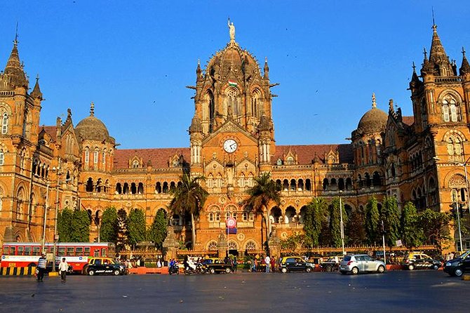 Mumbai City of Dreams Tour in Private Vehicle - Rajabai Clock Tower, the University zone, and Bombay High Court