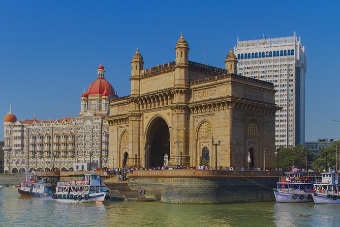 Mumbai City of Dreams Tour in Private Vehicle - Gateway of India and Colaba Causeway: the classic opener
