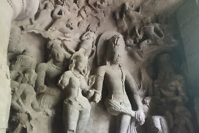 Mumbai City Sightseeing with Elephanta Caves Full Day Tour - From Colaba to the Gateway of India: starting your day right