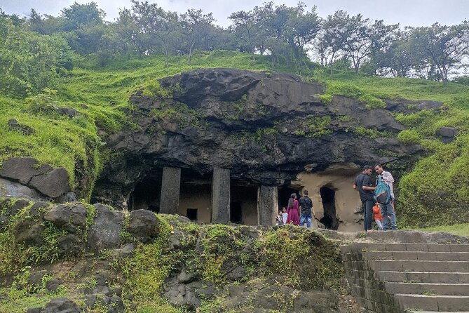 Mumbai City Sightseeing with Elephanta Caves Full Day Tour - The city architecture loop: Oval Maidan, University buildings, and Rajabai Clock Tower