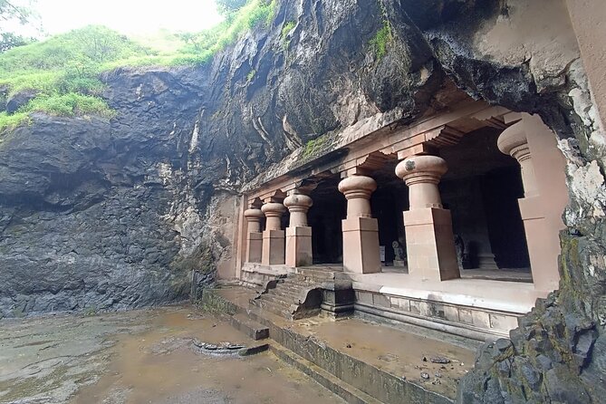 Mumbai City Sightseeing with Elephanta Caves Full Day Tour - Gateway of India: where the day really starts