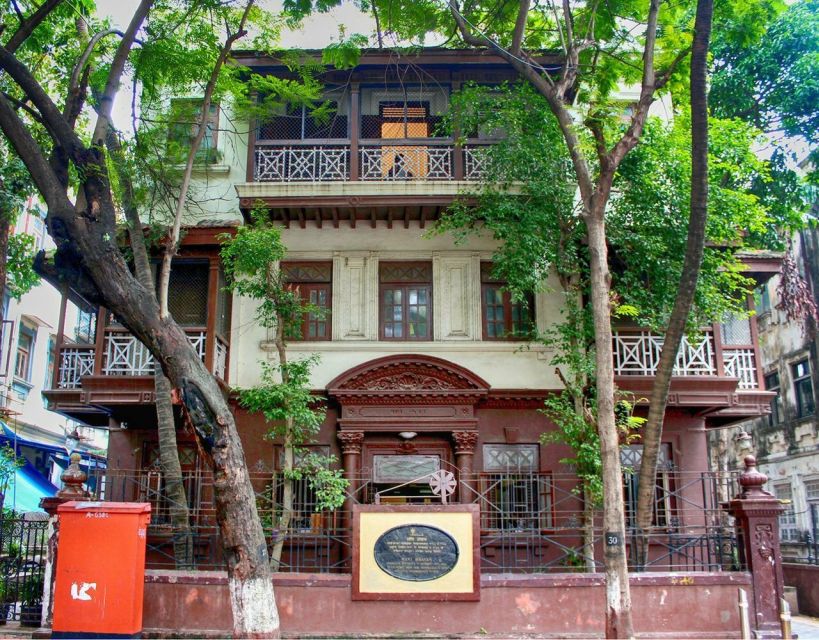 Mumbai: City Tour, Elephanta Caves, Dharavi Slum W/Options - The South Mumbai walking hits: Crawford Market, Mani Bhavan, and Dhobi Ghat