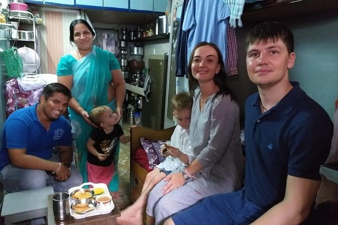 Mumbai Dharavi Slum, Dhobi Ghat & Dabbawala Lunchbox Tour - Meeting Point and What to Expect on the Ground