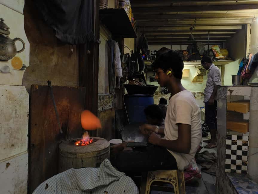 "Mumbai Dharavi Slum Tour" - Residential part and the largest sewer in Mumbai