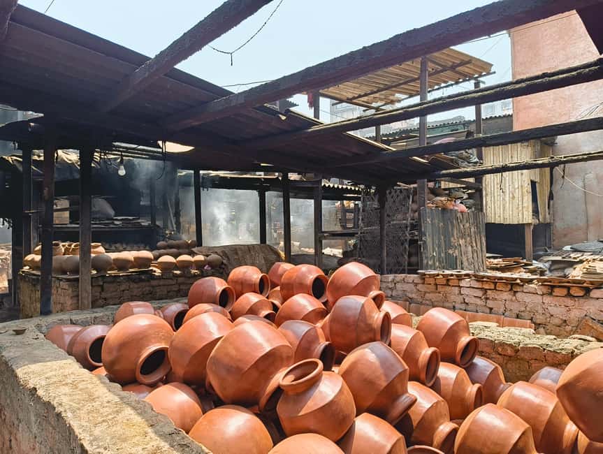"Mumbai Dharavi Slum Tour" - Speaking with locals the right way: your guide as the bridge
