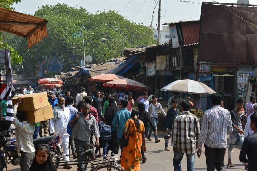 Mumbai: Dharavi Slum Tour with Dhobi Ghat (Open-Air Laundry) - Dharavi’s lanes: seeing industry inside everyday life